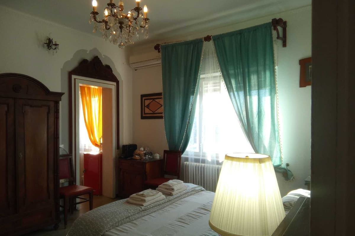 Family Room, 2 Bedrooms | Free WiFi, bed sheets