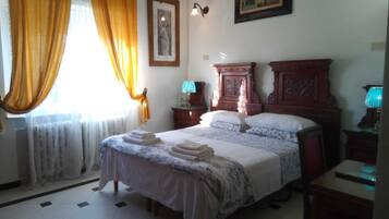 Chambre Deluxe Double ou avec lits jumeaux | Wi-Fi gratuit, draps fournis