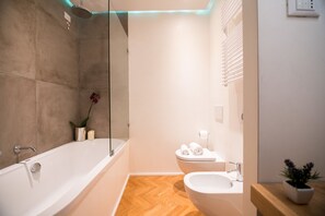 Free toiletries, hair dryer, bidet, towels - Relais Luce Florence (Florence)
