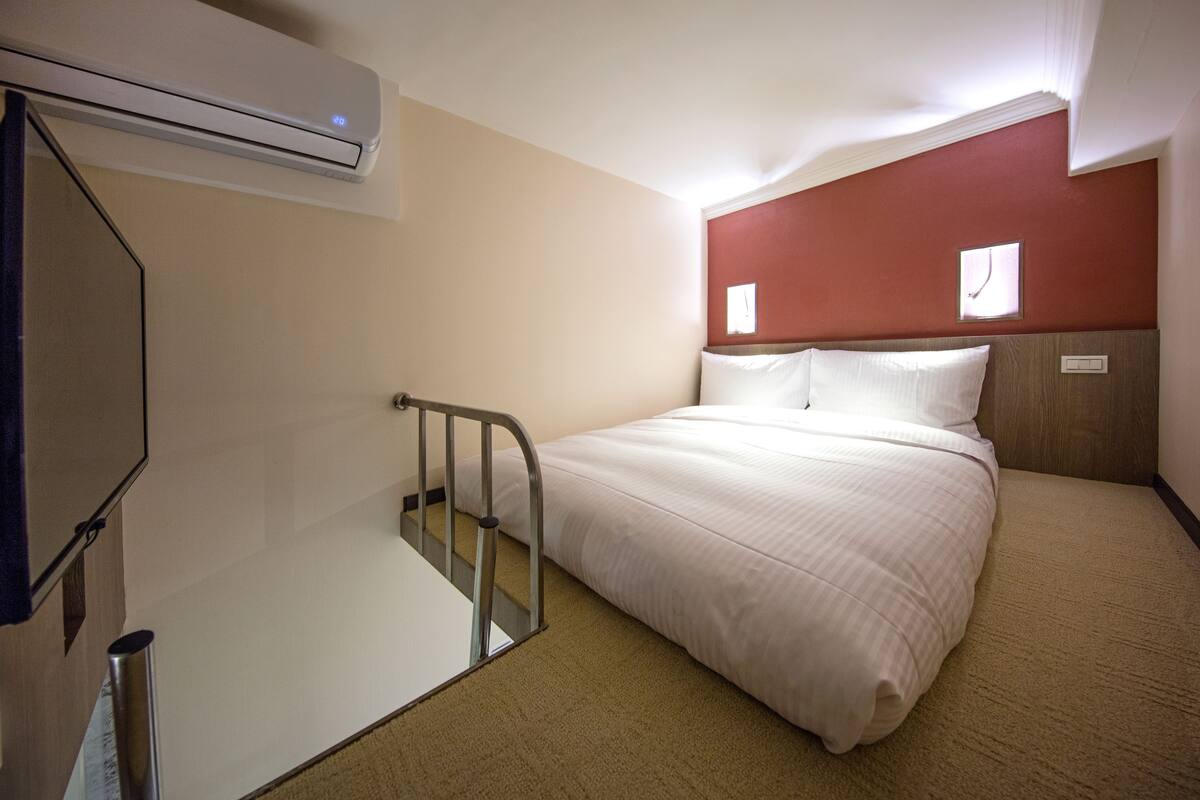 Habitación doble superior | Cortinas blackout, wifi gratis y ropa de cama 
