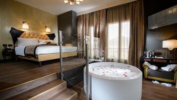 Private spa tub
