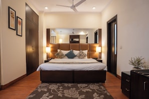 Executive Room | Peti besi dalam bilik, meja, kalis bunyi, katil lipat simpan/tambahan 
