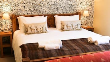 Phòng đôi (Super-king Bed - Room 3) | 1 phòng ngủ
