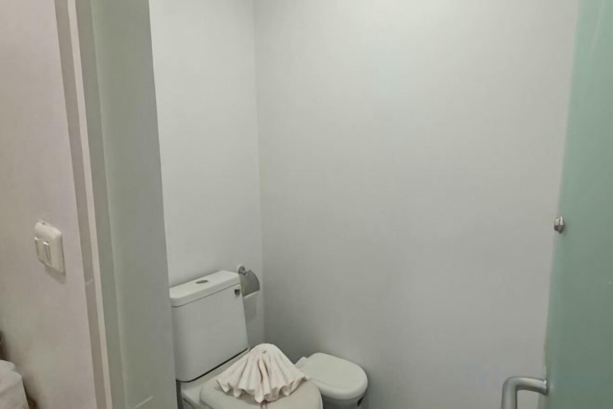 Baño | Regadera, amenidades de baño gratuitas, secadora de cabello, toallas