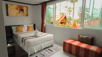 Habitación individual superior | Caja fuerte, escritorio, wifi gratis y ropa de cama