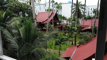 Habitación Deluxe doble | Caja fuerte, escritorio, wifi gratis y ropa de cama