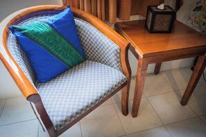 Deluxe-Zweibettzimmer | Zimmersafe, Schreibtisch, kostenloses WLAN, Bettwäsche