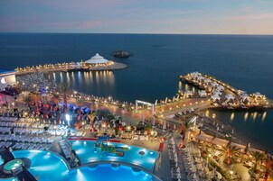 2 indoor pools, 2 outdoor pools, cabanas (surcharge), pool umbrellas