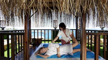 Sauna, hot tub, steam room, Turkish bath/hammam, body treatments