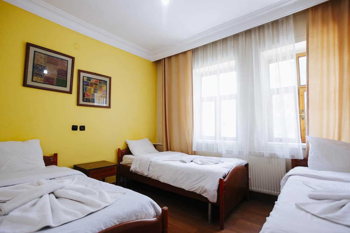 In-room safe, desk, soundproofing, free WiFi