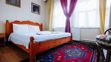 Standard-Doppelzimmer | Zimmersafe, Schreibtisch, schallisolierte Zimmer, kostenloses WLAN