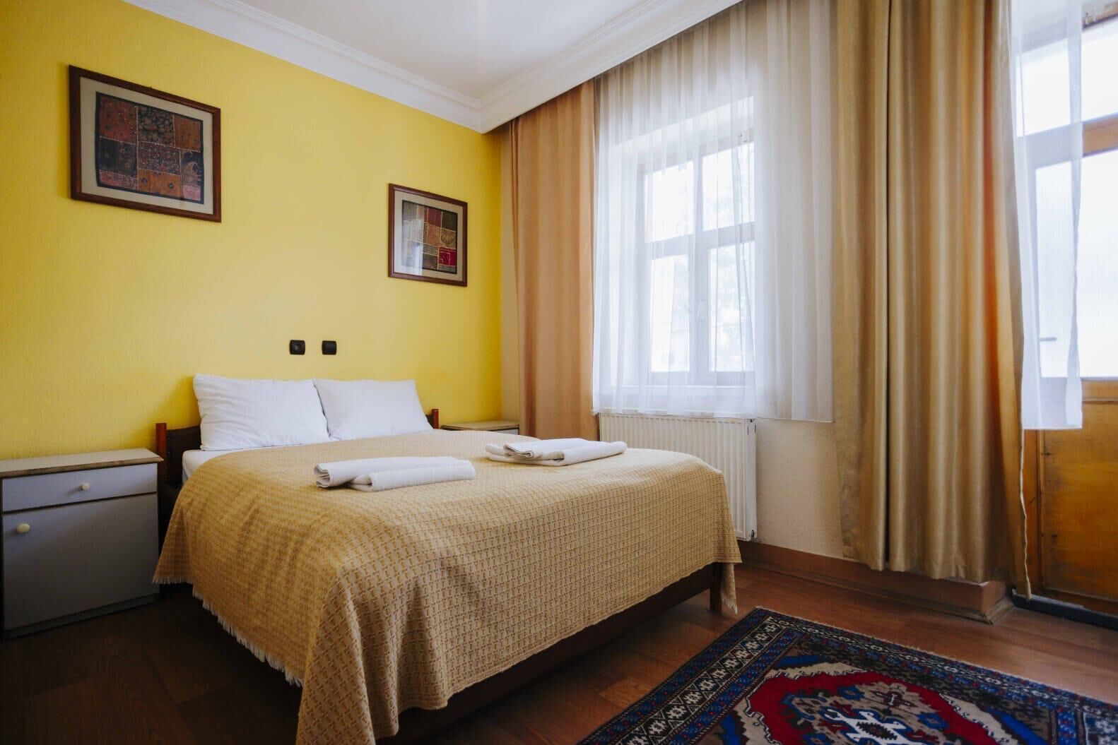 Standard Double Room | Peti besi dalam bilik, meja, kalis bunyi, Wi-fi percuma 