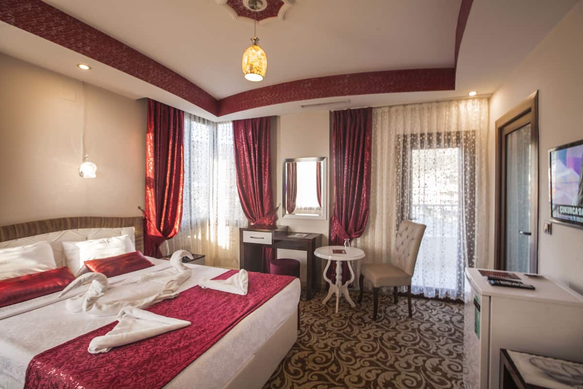 Chambre avec lits jumeaux | Minibar, coffres-forts dans les chambres, bureau, chambres insonorisées