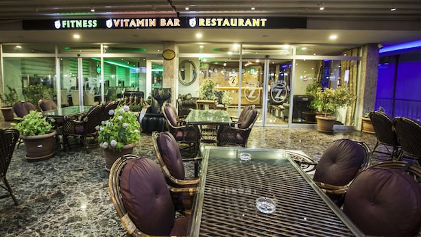 Outdoor dining - Zeyn Hotel (Defne)