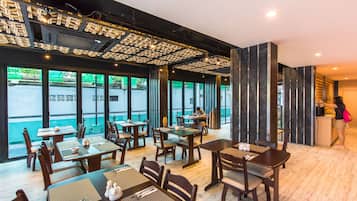 Daily buffet breakfast (THB 350 per person)