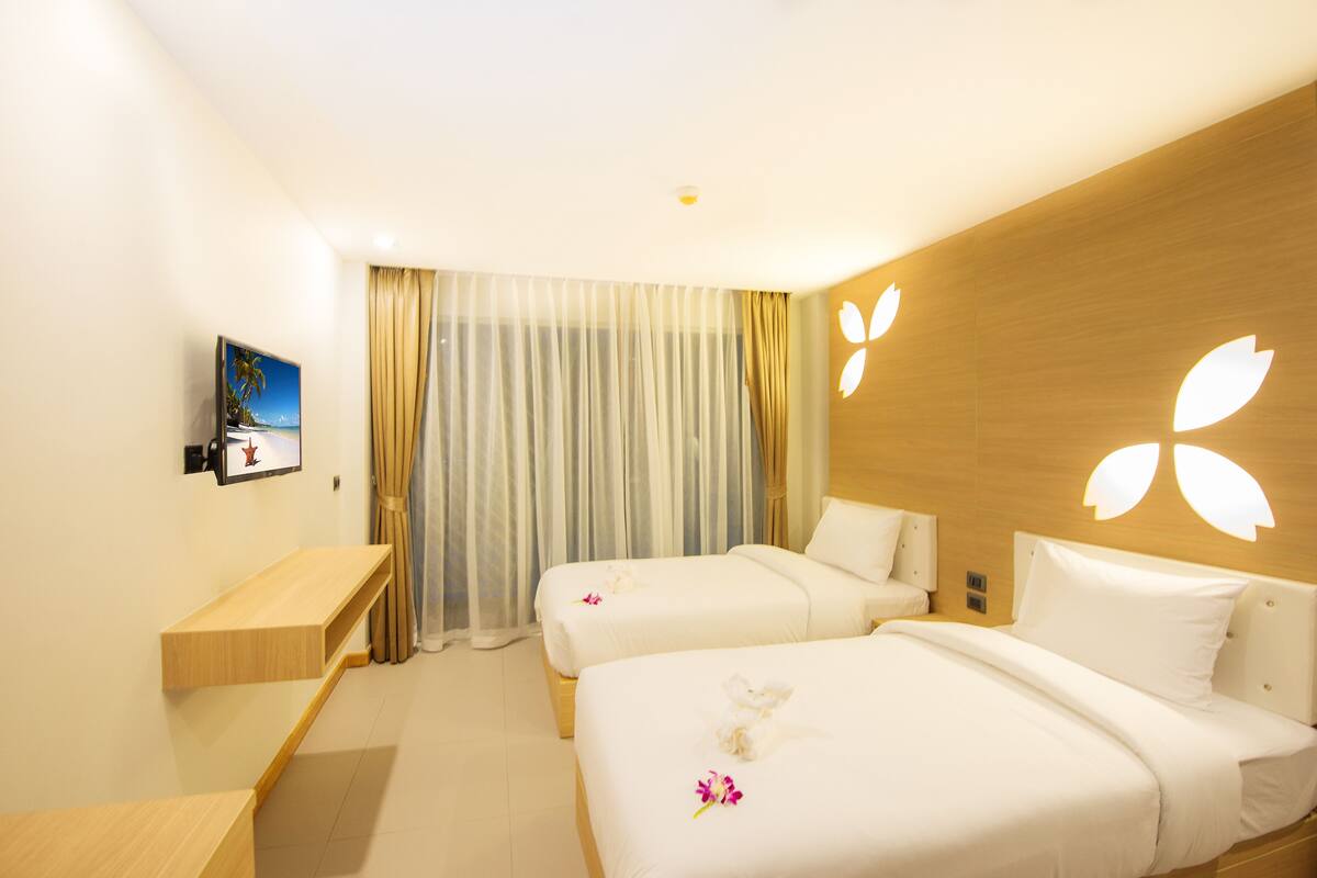 Superior Room | Minibar, in-room safe, desk, rollaway beds (surcharge)