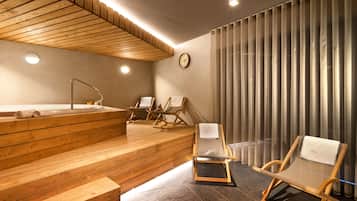 Sauna, tina de hidromasaje y baño de vapor