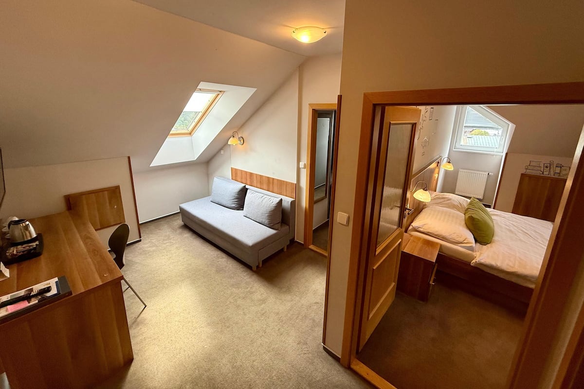 Standard-Apartment, 2 Schlafzimmer | Minibar, Zimmersafe, Schreibtisch, Verdunkelungsvorhänge