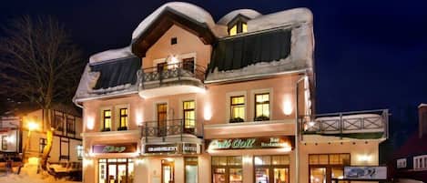 Front of property - evening/night