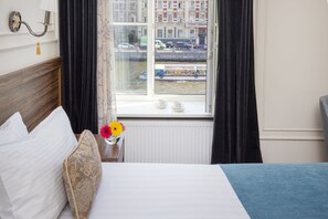 ห้องคอมฟอร์ทดับเบิลหรือทวิน, ตู้เย็น, ริมทะเล | วิวเมืองจากที่พัก