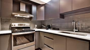 Traditional-Apartment, 2 Schlafzimmer, Küche (402) | Eigene Küche | Kühlschrank, Mikrowelle, Ofen, Herdplatte