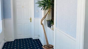 Quadruple Room | Iron/ironing board, free WiFi, bed sheets