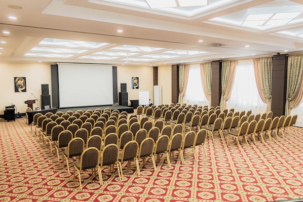 Meeting facility