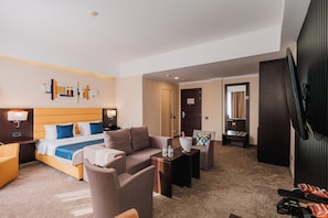1 bedroom, minibar, in-room safe, desk