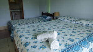 Basic Triple Room, Multiple Beds, Balcony - River Park Inn (San Ignacio)