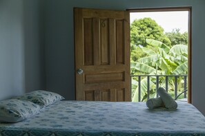 Basic Triple Room, Multiple Beds, Balcony