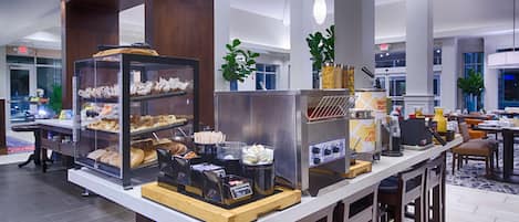 Frühstück und Abendessen