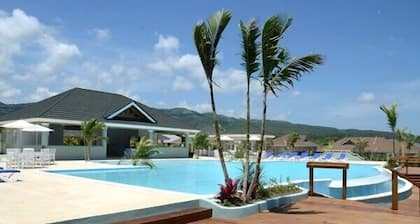 Ocho Rios Getaway Villa at The Palms