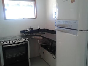 Fridge, microwave, oven, stovetop - Portal Buzios Apartments (Búzios)