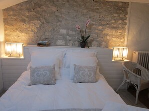 Classic Double Room | Premium bedding, individually decorated, individually furnished, desk