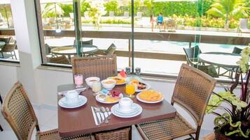 Free daily buffet breakfast