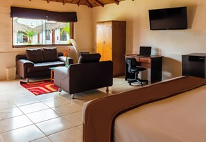 Superior Room, 1 Queen Bed | Premium bedding, desk, laptop workspace, blackout curtains - QALA Hotel & Resorts (Grocio Prado)