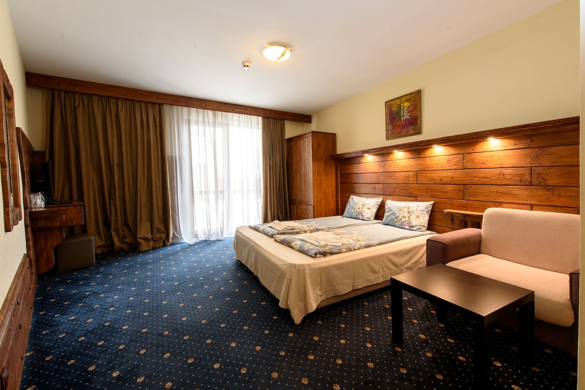 Superior Triple Room (Free Spa Access) | Premium bedding, desk, iron/ironing board, free WiFi