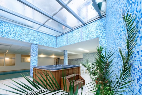 Una piscina techada