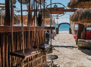 Beach bar - Serenity Authentic Glamping Tulum (Xpu-Ha)