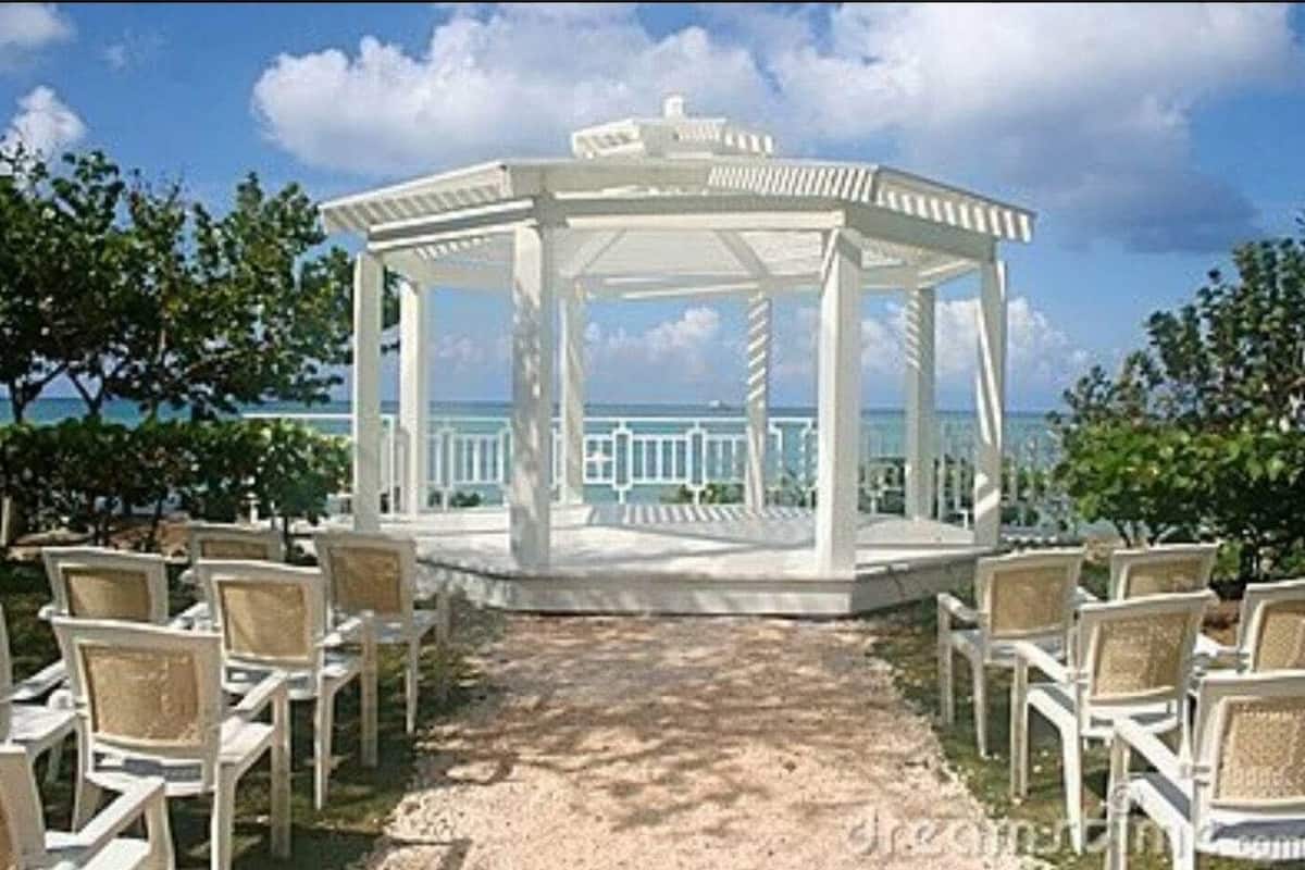 Egyptian cotton sheets, premium bedding, down comforters