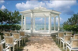 Egyptian cotton sheets, premium bedding, down comforters