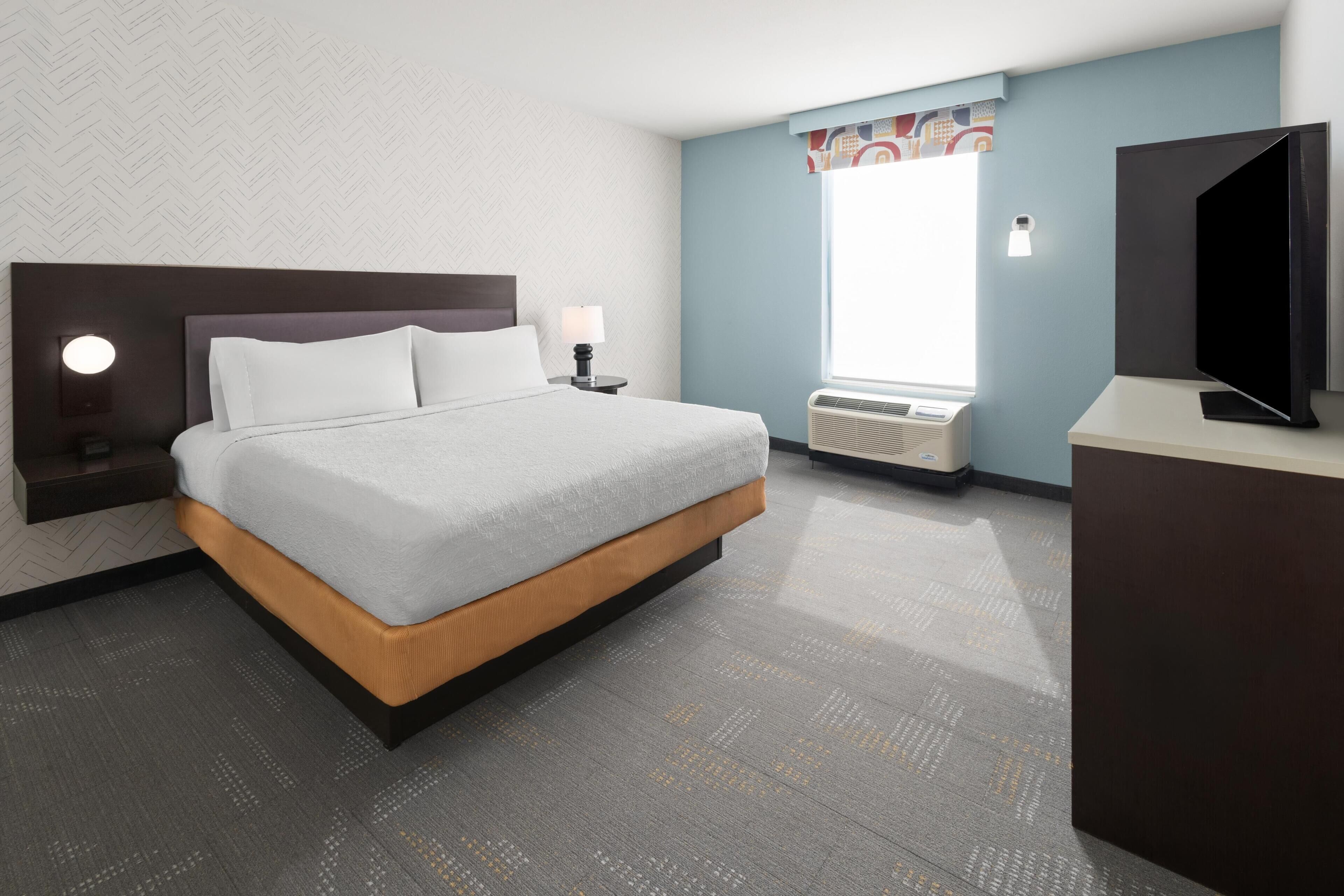 Escritorio, wifi gratis y ropa de cama 