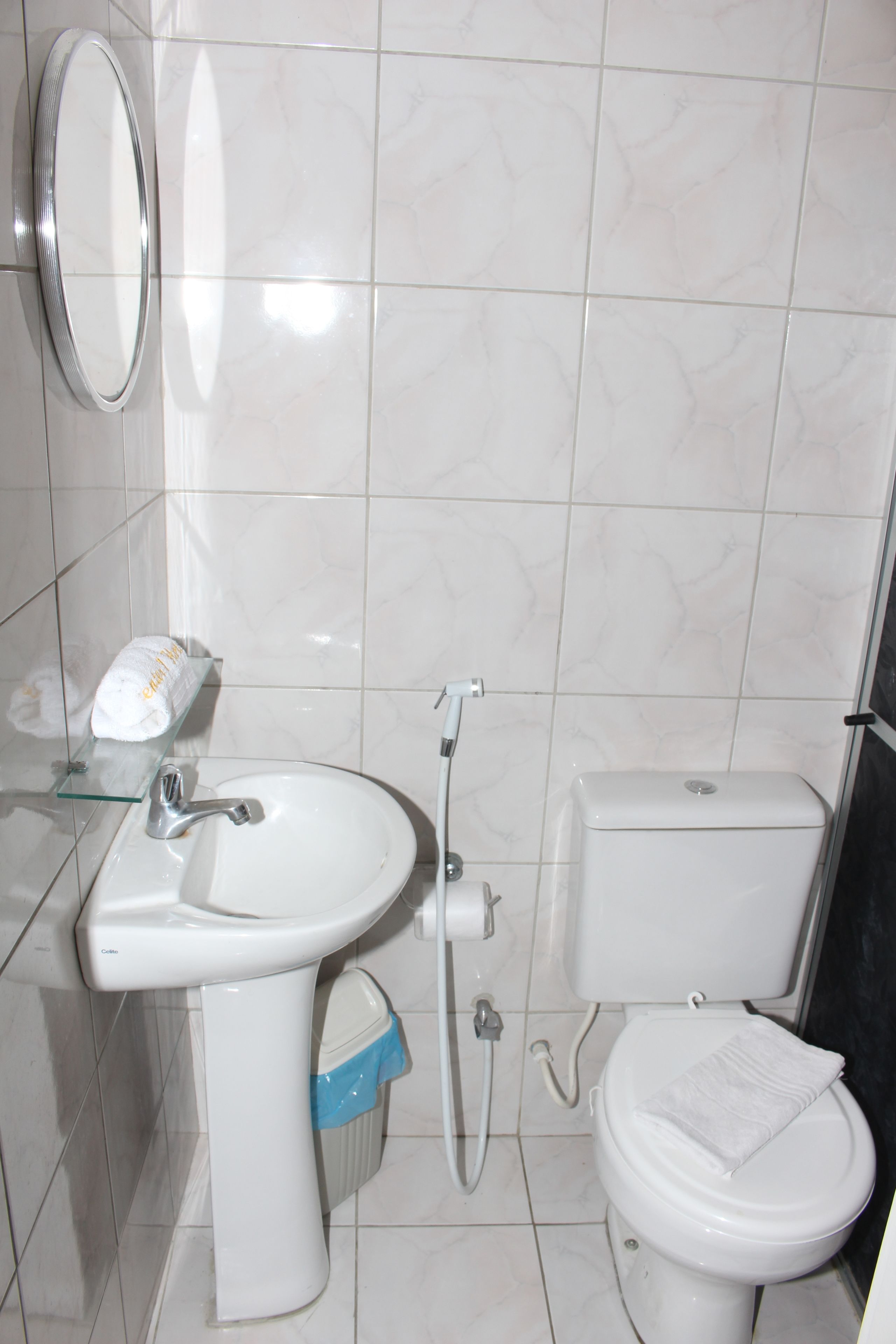 standard triple room | bathroom | shower, free toiletries, hair dryer, towels