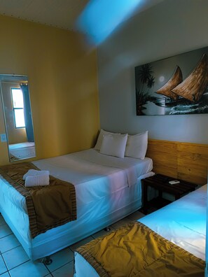 Standard Double or Twin Room | Bar mini, langsir/tirai gelap terus, seterika/papan seterika 