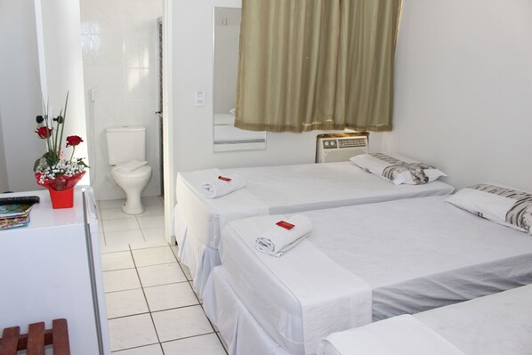 Standard Triple Room | Minibar, blackout drapes, iron/ironing board, free WiFi - Center 1 Hotel (Fortaleza)