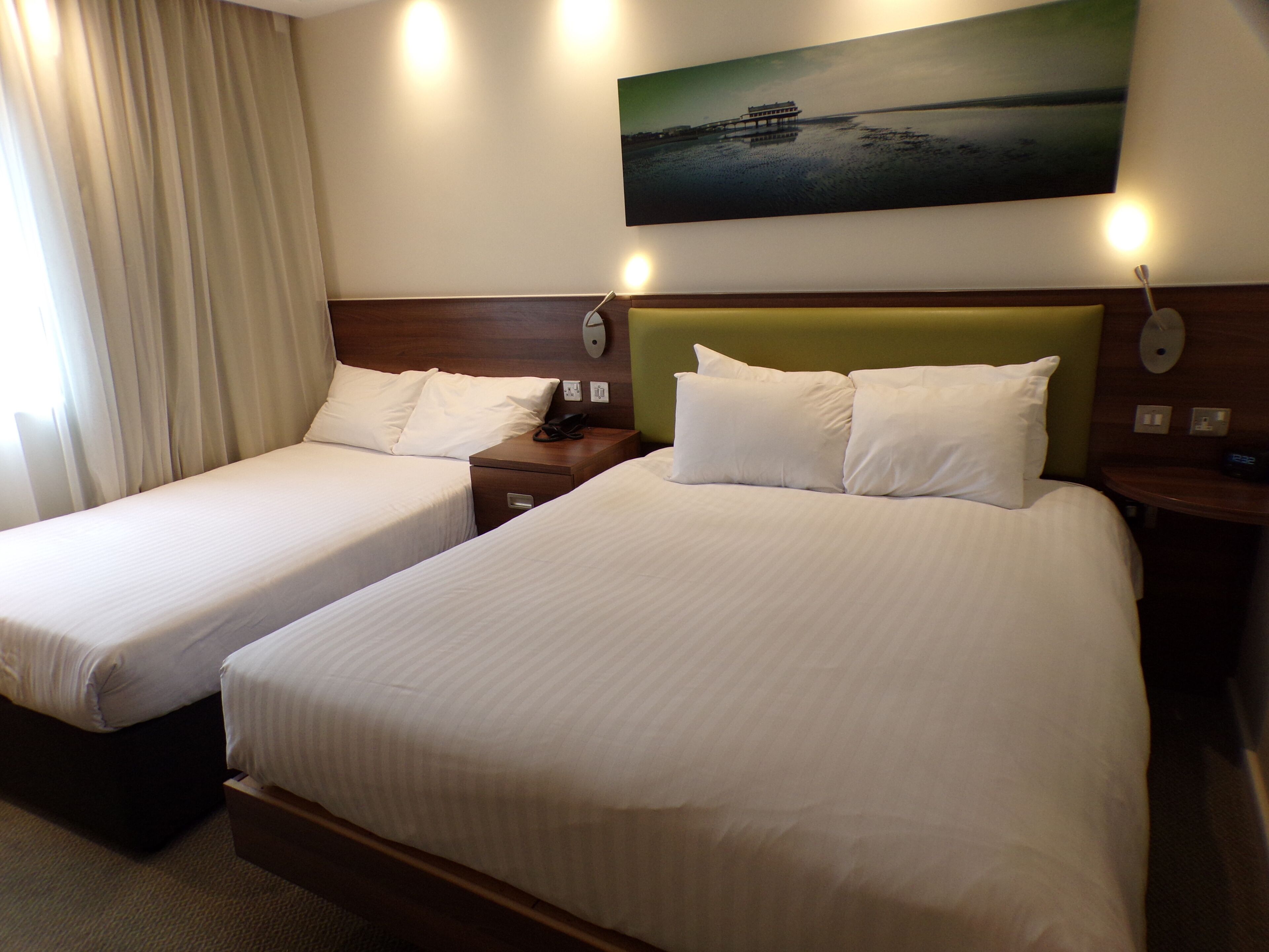 room, 2 single beds, non smoking | in-room safe, desk, laptop workspace, soundproofing