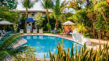 Outdoor pool, sun loungers