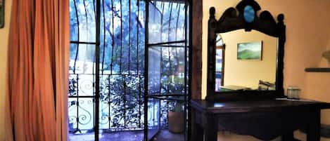 Standard Studio Suite | Free WiFi