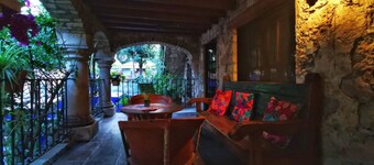 Casa de los Espíritus Alegres By Rotamundos