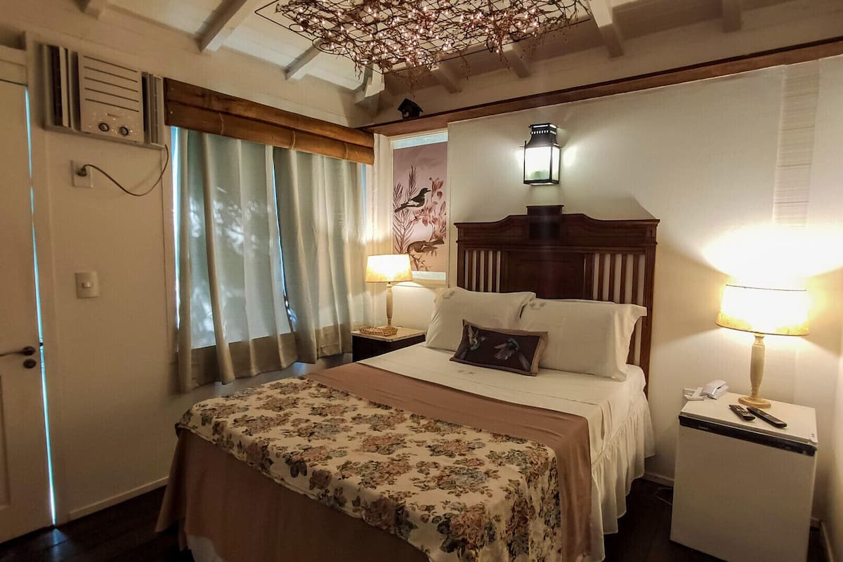Minibar, in-room safe, individually decorated, individually furnished
